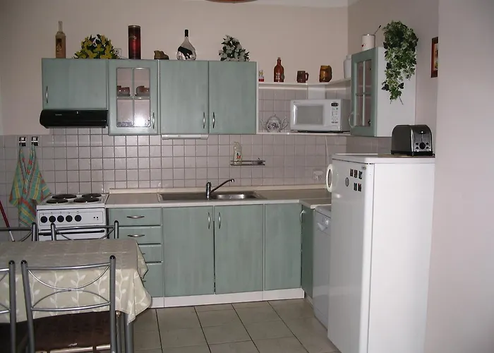 Ingeborg Apartment *
